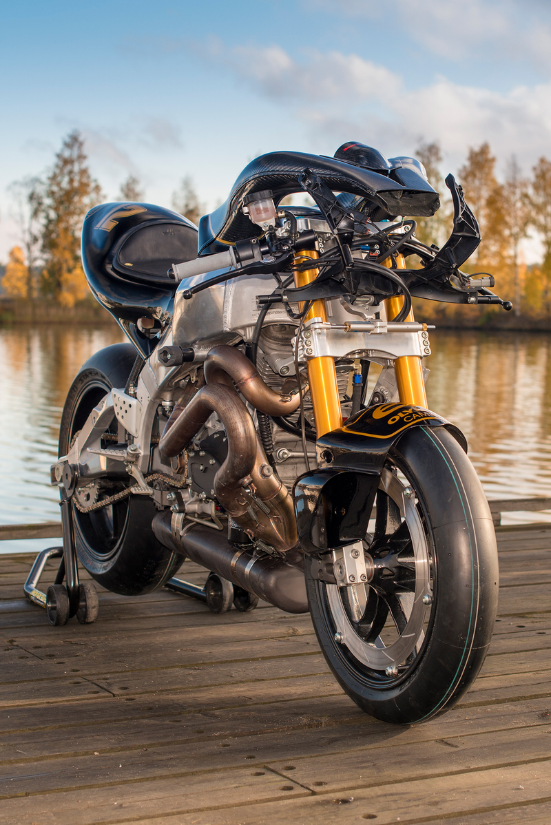 Illustration for article titled ​How To Turn A Wrecked Buell XBRR Into A John Player Special Tribute